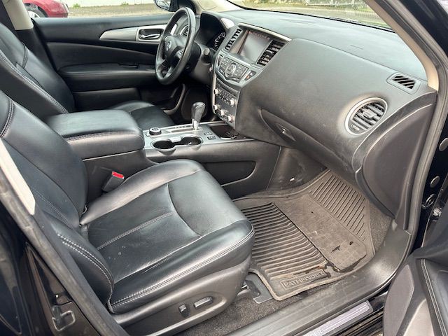 2017 Nissan Pathfinder Image 13