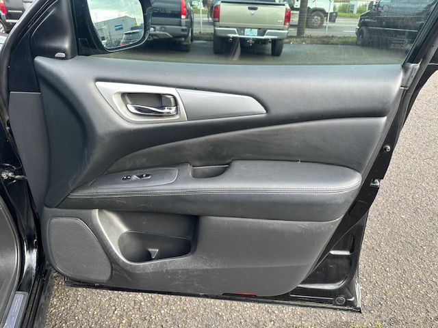 2017 Nissan Pathfinder Image 14