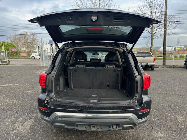 2017 Nissan Pathfinder Image 18