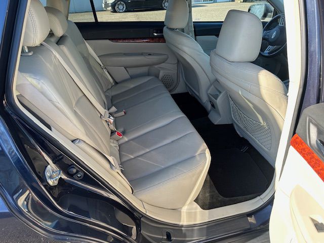 2012 Subaru Outback Image 14
