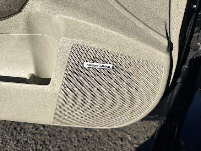 2012 Subaru Outback Image 21