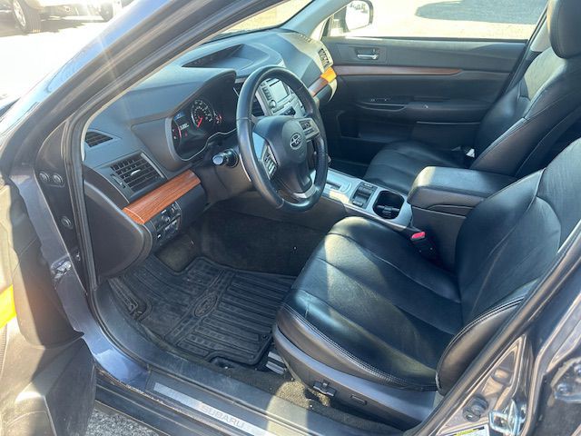 2014 Subaru Outback Image 9