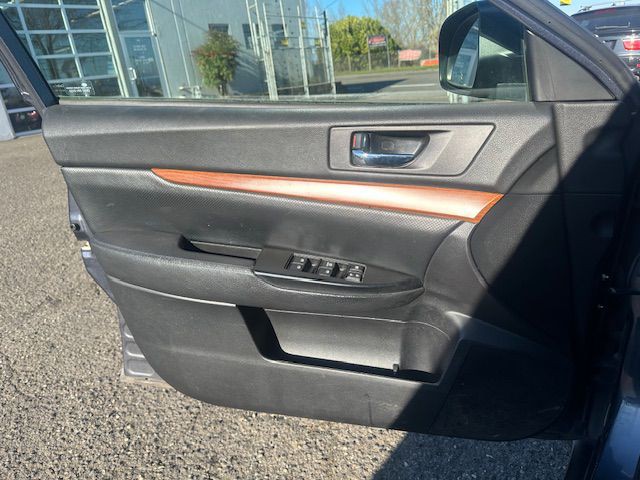 2014 Subaru Outback Image 10