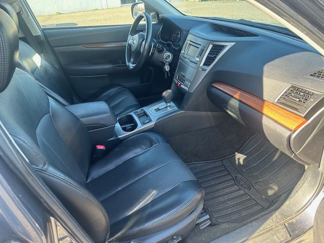 2014 Subaru Outback Image 12