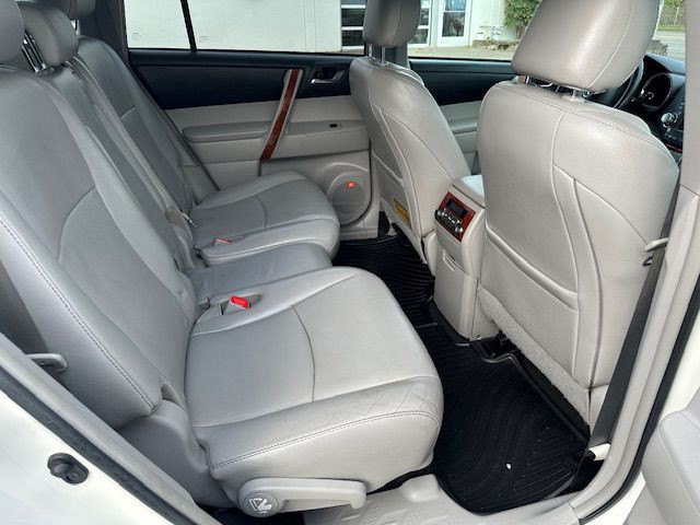 2012 Toyota Highlander Image 15