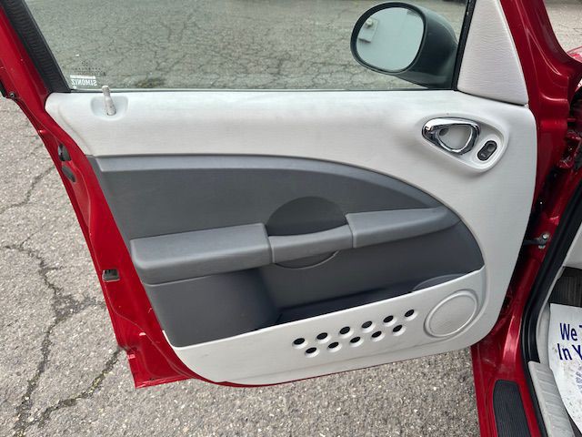 2006 Chrysler PT Cruiser Image 10