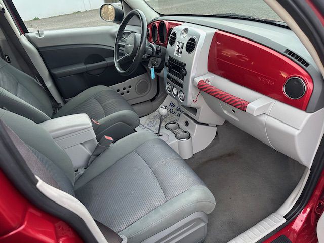 2006 Chrysler PT Cruiser Image 12