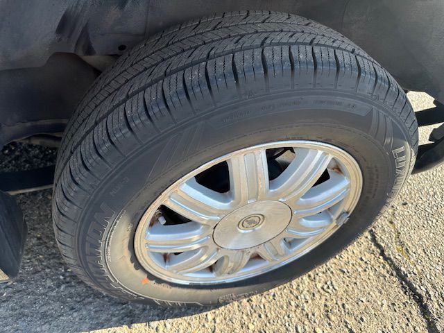 2006 Chrysler Town & Country Image 26