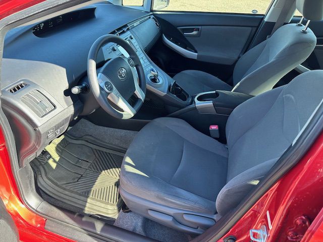 2013 Toyota Prius Image 9