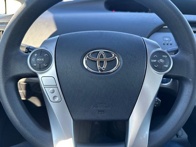 2013 Toyota Prius Image 18