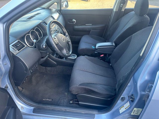 2010 Nissan Versa Image 9