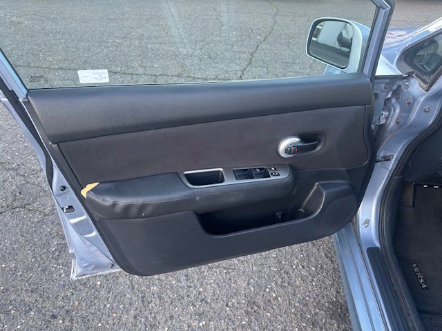 2010 Nissan Versa Image 10