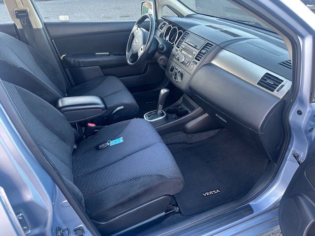2010 Nissan Versa Image 12