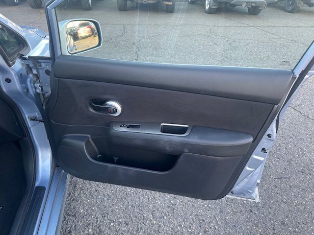 2010 Nissan Versa Image 13