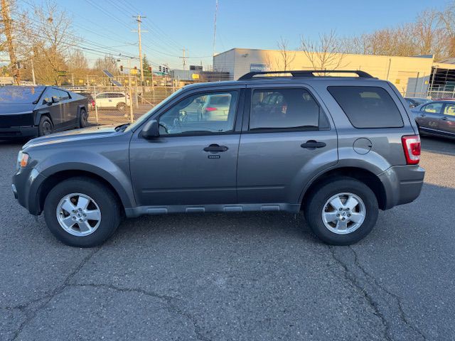 2011 Ford Escape Image 2
