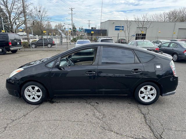2005 Toyota Prius Image 2