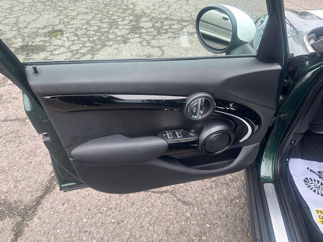 2015 MINI Cooper Image 8