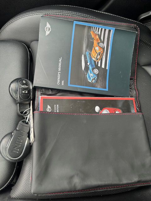2015 MINI Cooper Image 17