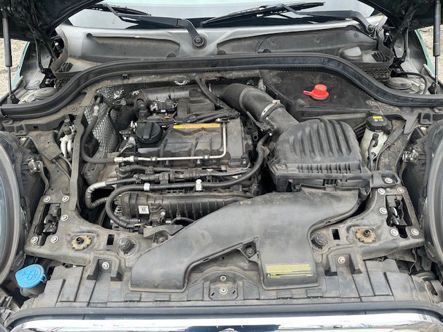 2015 MINI Cooper Image 20