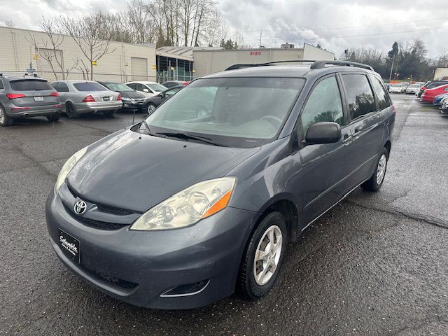 2006 Toyota Sienna Image 1