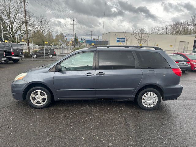 2006 Toyota Sienna Image 2