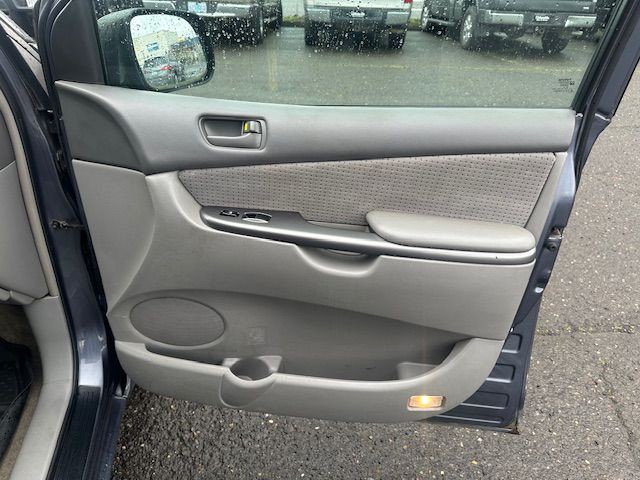 2006 Toyota Sienna Image 14