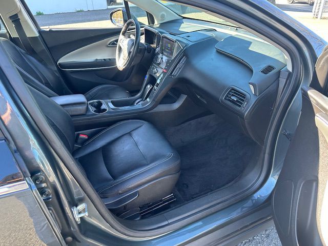 2013 Chevrolet Volt Image 12