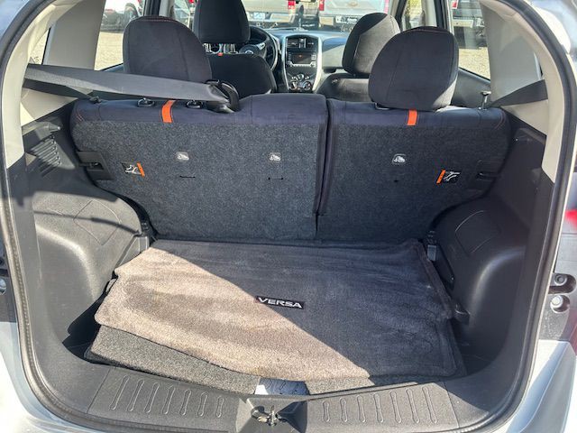 2015 Nissan Versa Image 16