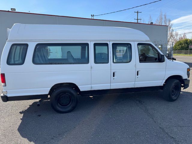 2013 Ford Econoline Image 6