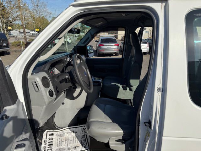 2013 Ford Econoline Image 11