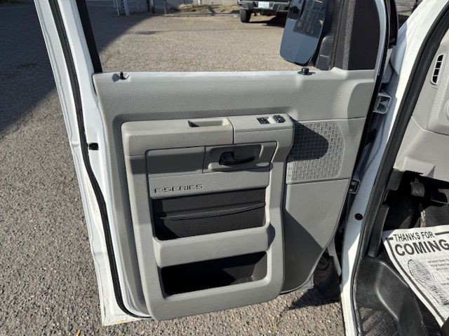 2013 Ford Econoline Image 13