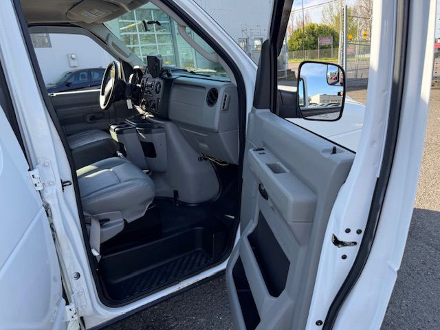 2013 Ford Econoline Image 15