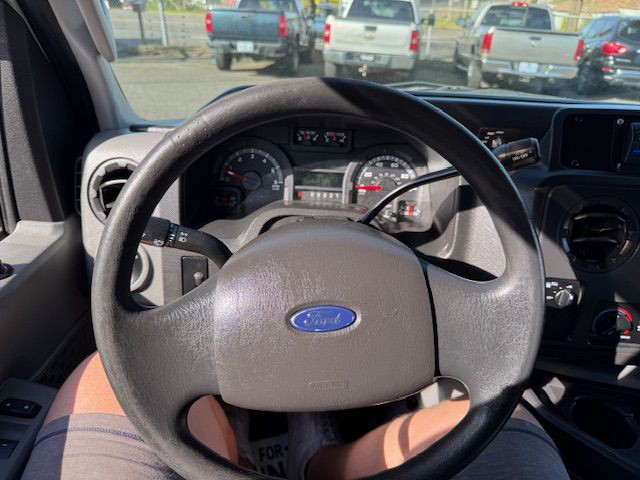 2013 Ford Econoline Image 20
