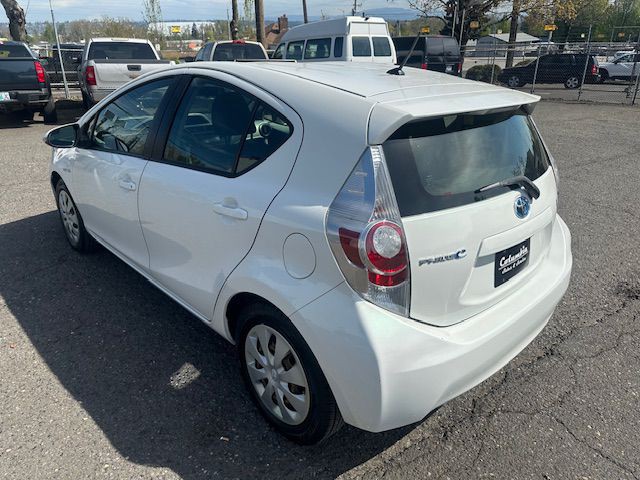 2012 Toyota Prius Image 3