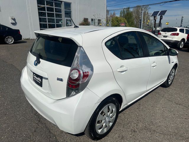 2012 Toyota Prius Image 5