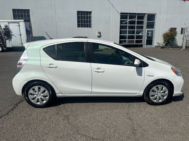 2012 Toyota Prius Image 6
