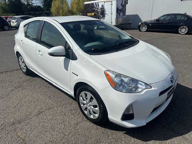 2012 Toyota Prius Image 7