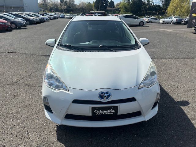 2012 Toyota Prius Image 8
