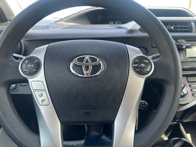 2012 Toyota Prius Image 19