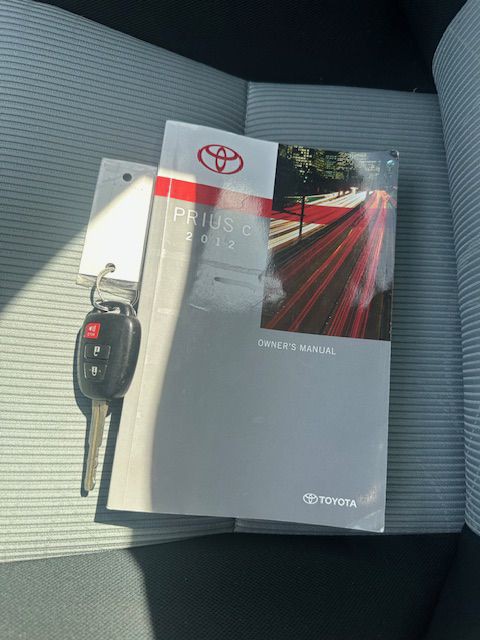 2012 Toyota Prius Image 21