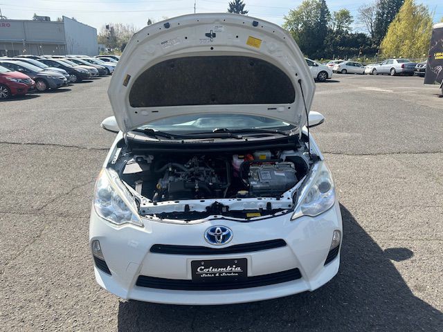 2012 Toyota Prius Image 23