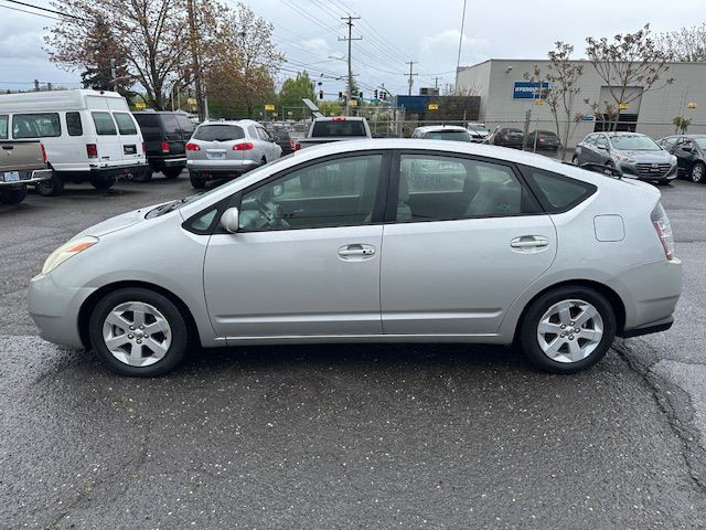 2005 Toyota Prius Image 2