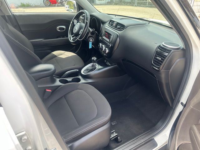 2015 Kia Soul Image 12