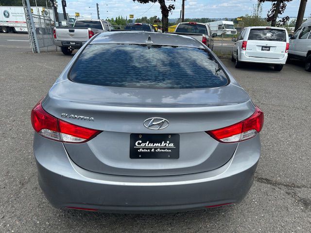 2013 Hyundai Elantra Image 4