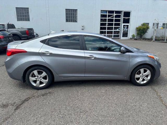 2013 Hyundai Elantra Image 6