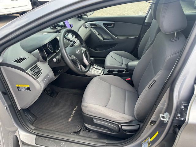 2013 Hyundai Elantra Image 9
