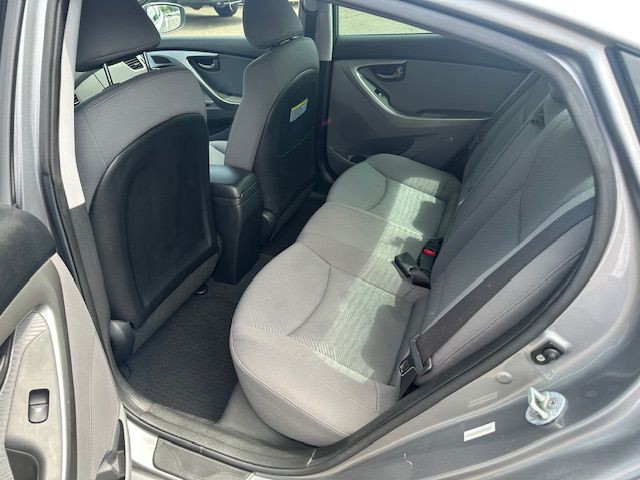 2013 Hyundai Elantra Image 11