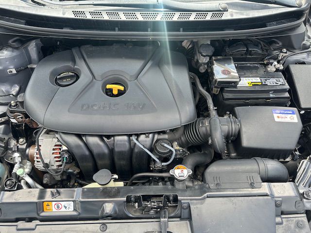2013 Hyundai Elantra Image 20