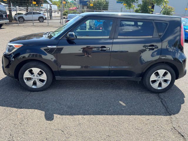 2016 Kia Soul Image 2