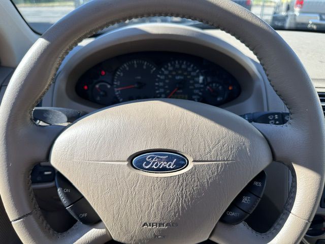 2006 Ford Focus Image 23